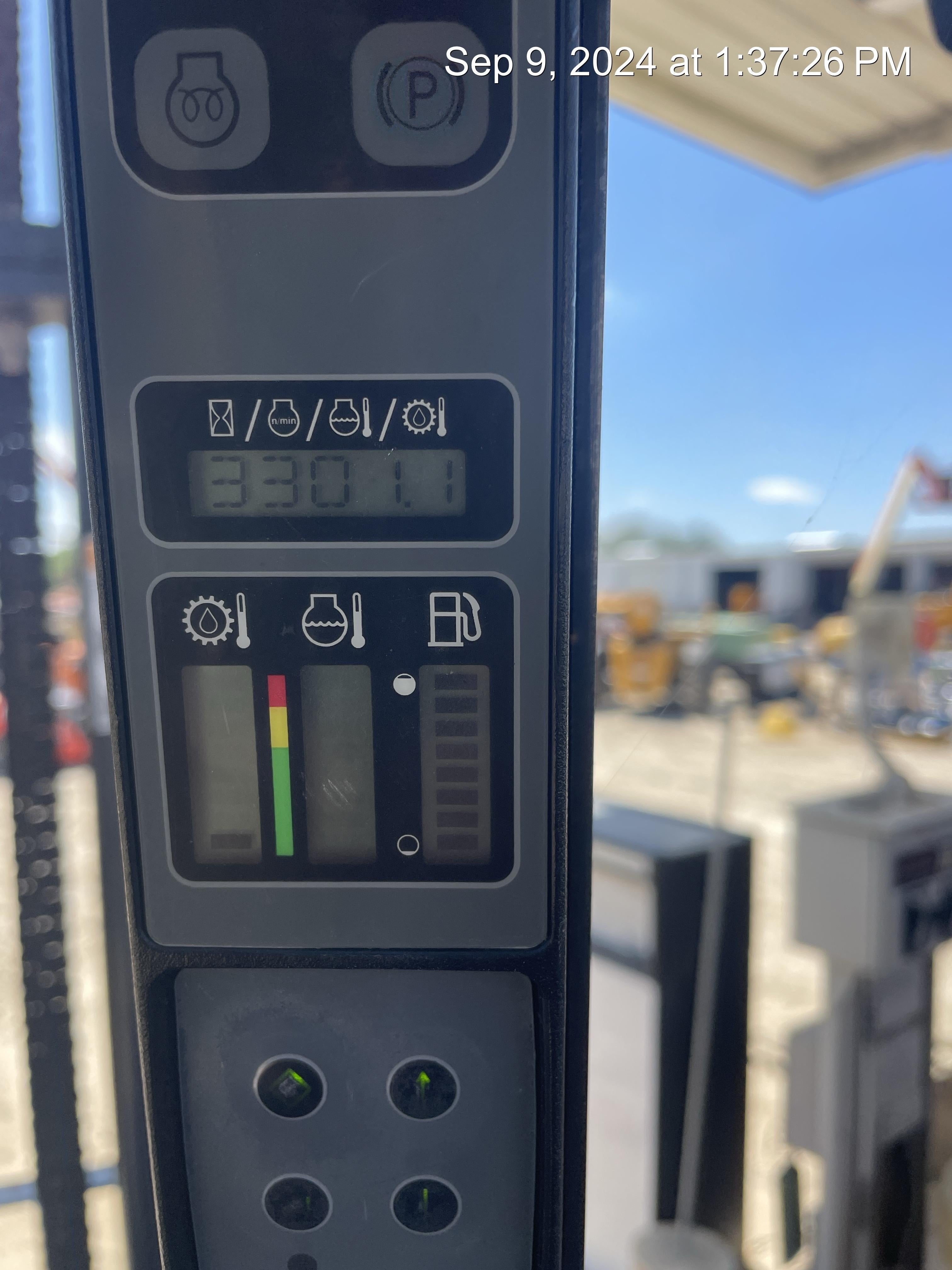 2021 CASE 588H