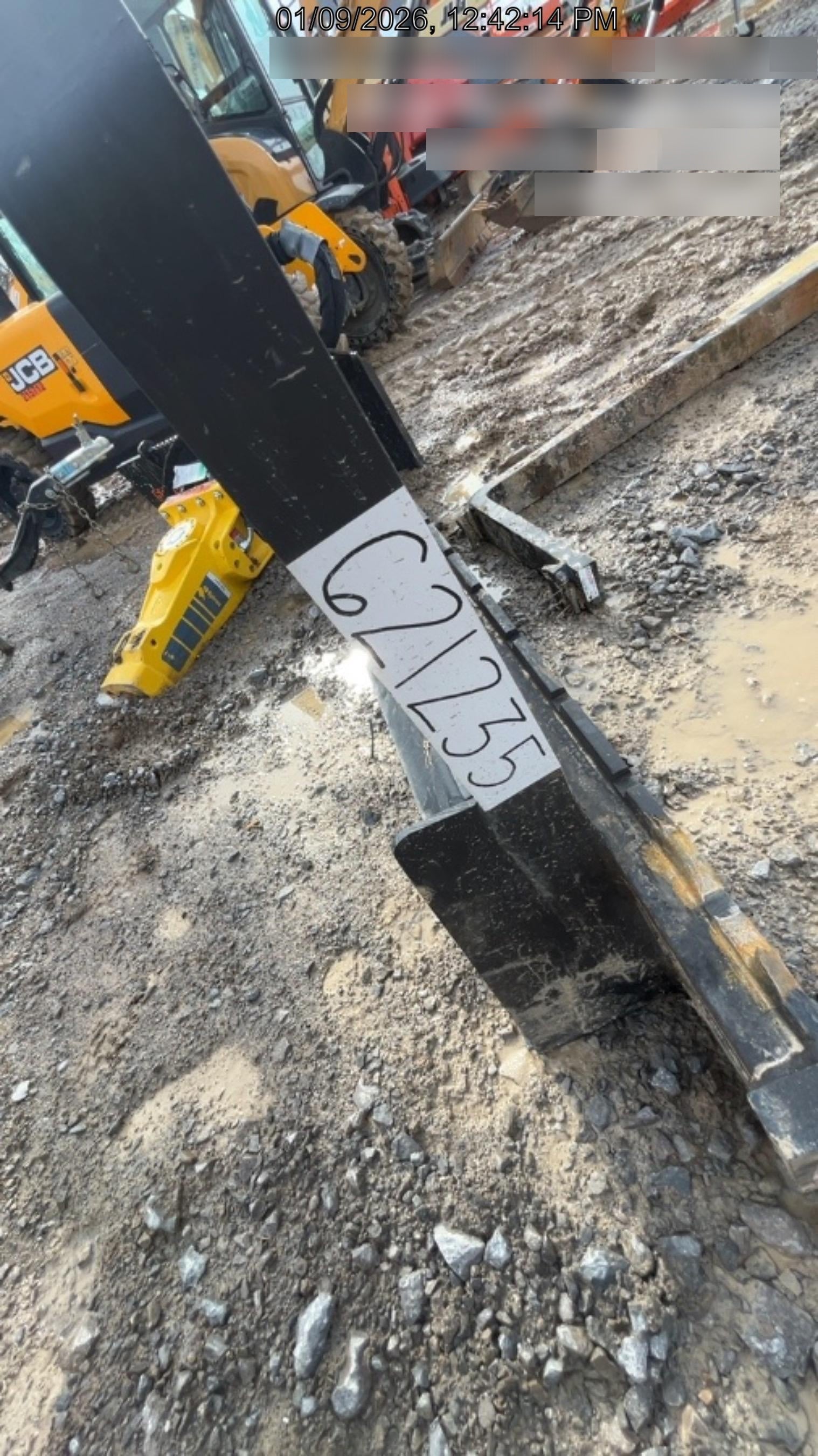 2025 ARROW MATERIAL HANDLING 72" Pallet Forks - Arrow