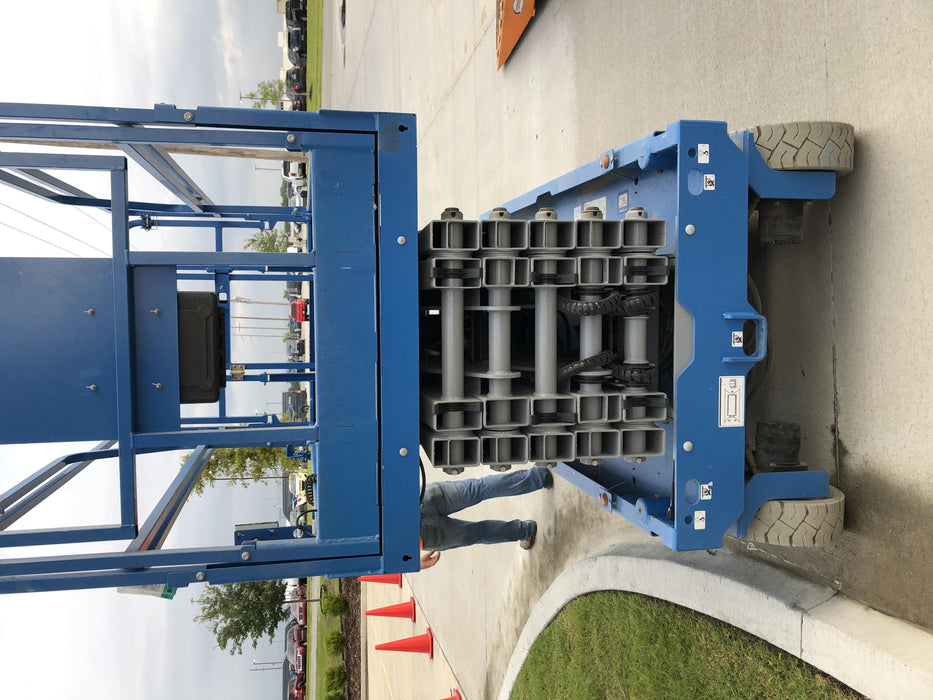 2019 Genie GS-4047 Folding rails with half height swing gate