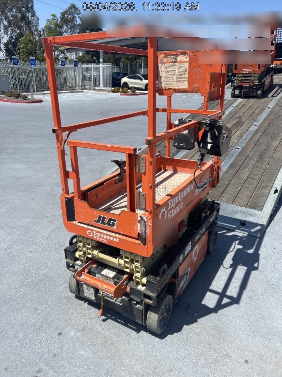 2022 JLG ES1330L