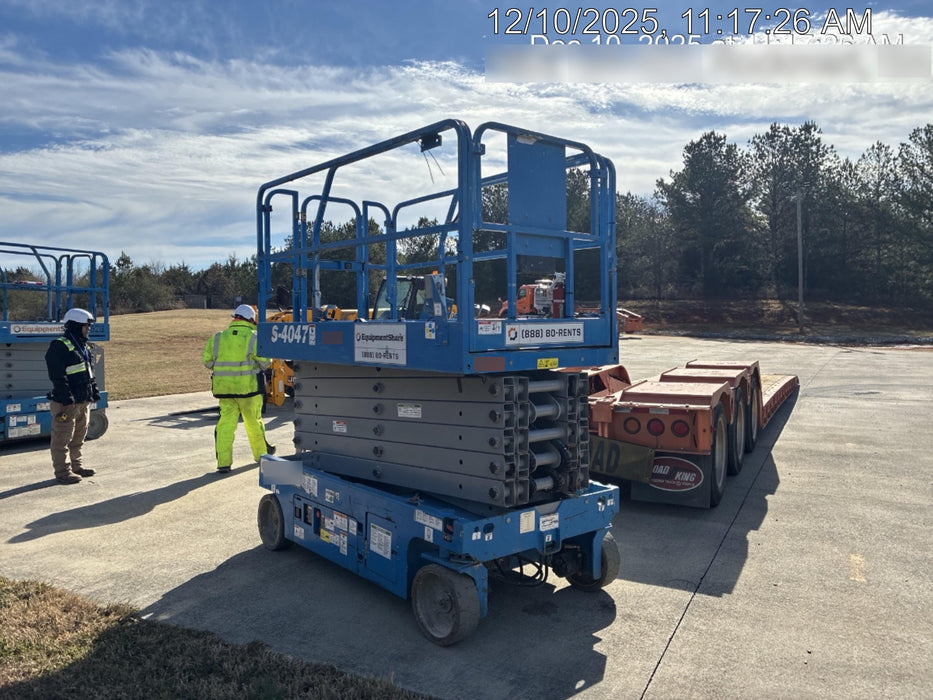 2019 Genie GS-4047 Folding rails with half height swing gate