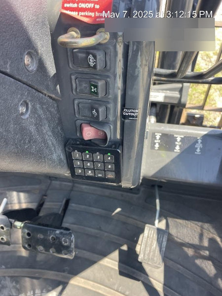2023 CASE 588H