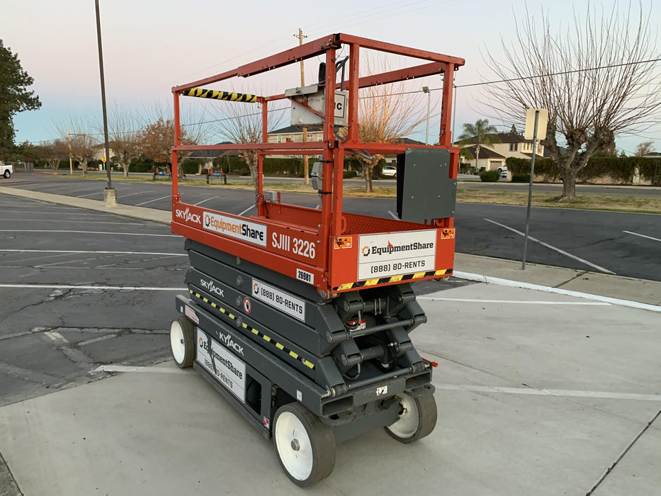 2020 Skyjack SJIII-3219 Solid NM Tires, Half height spring hinged entry gate, Dual Beacons, 800W Inverter