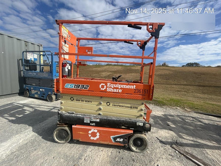 2022 JLG ES1932