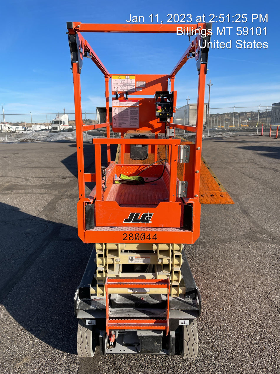 2022 JLG ES1932