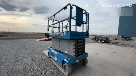 2019 Genie GS-4047 Folding rails with half height swing gate