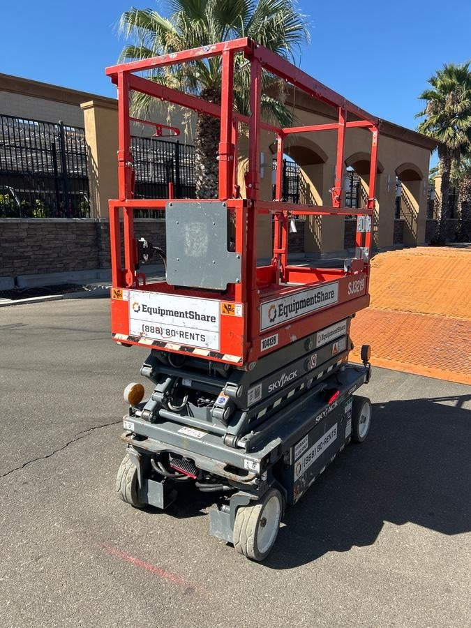 2020 Skyjack SJIII-3219 Solid NM Tires, Half height spring hinged entry gate, Dual Beacons, 800W Inverter