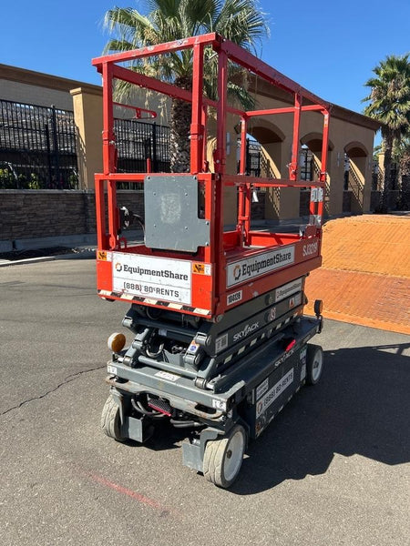 2020 Skyjack SJIII-3219 Solid NM Tires, Half height spring hinged entry gate, Dual Beacons, 800W Inverter
