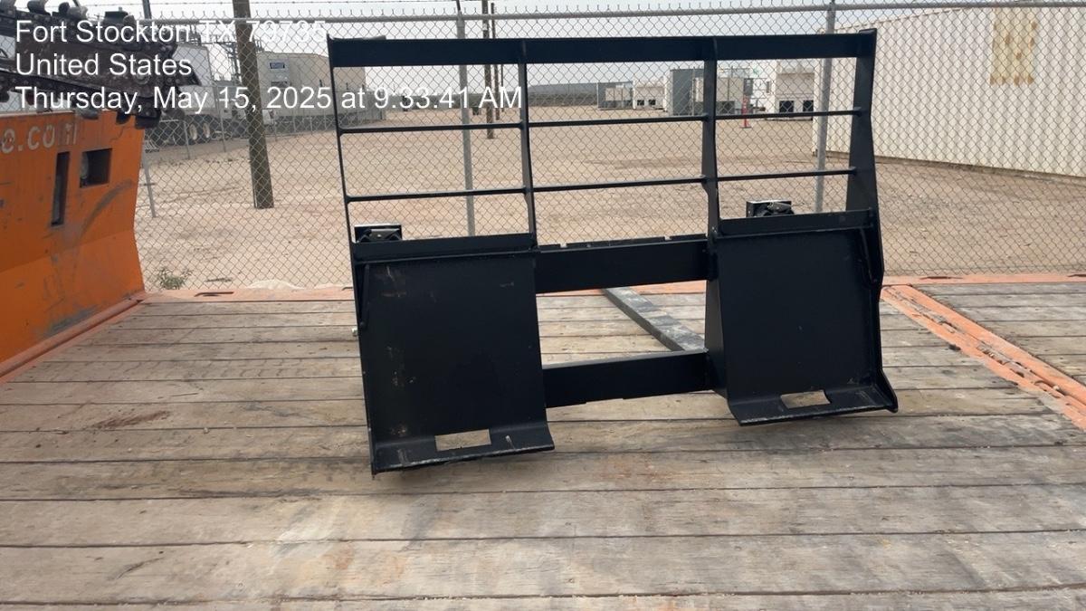 2025 ARROW MATERIAL HANDLING 60" Pallet Forks - Arrow