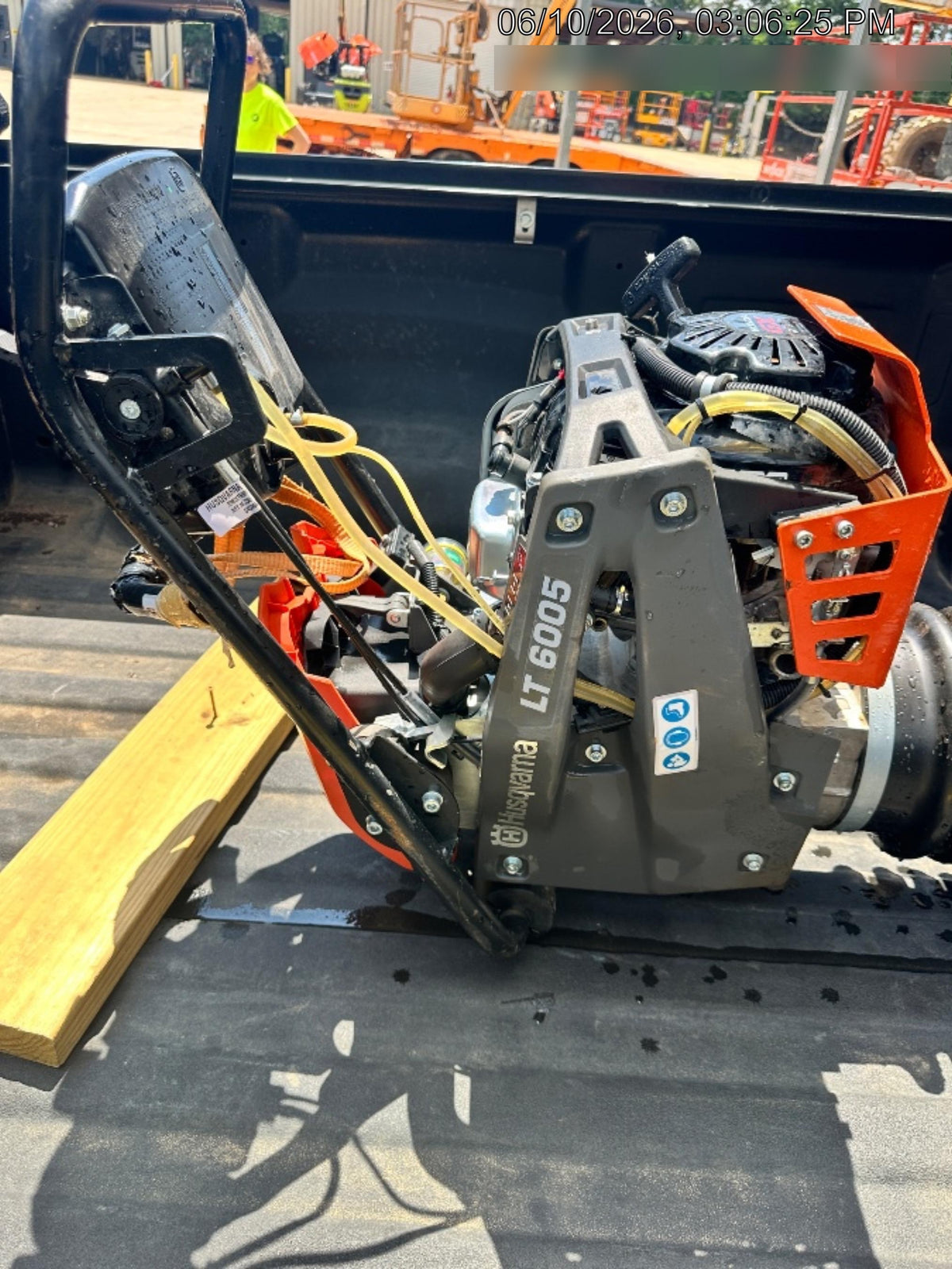 2024 HUSQVARNA LT6005