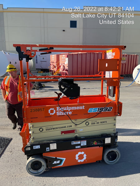 2022 JLG ES1932