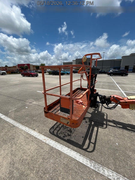 2019 JLG 400S