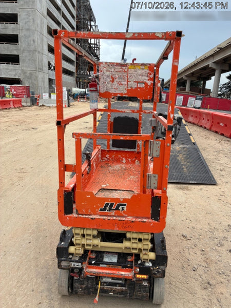 2021 JLG ES1330L