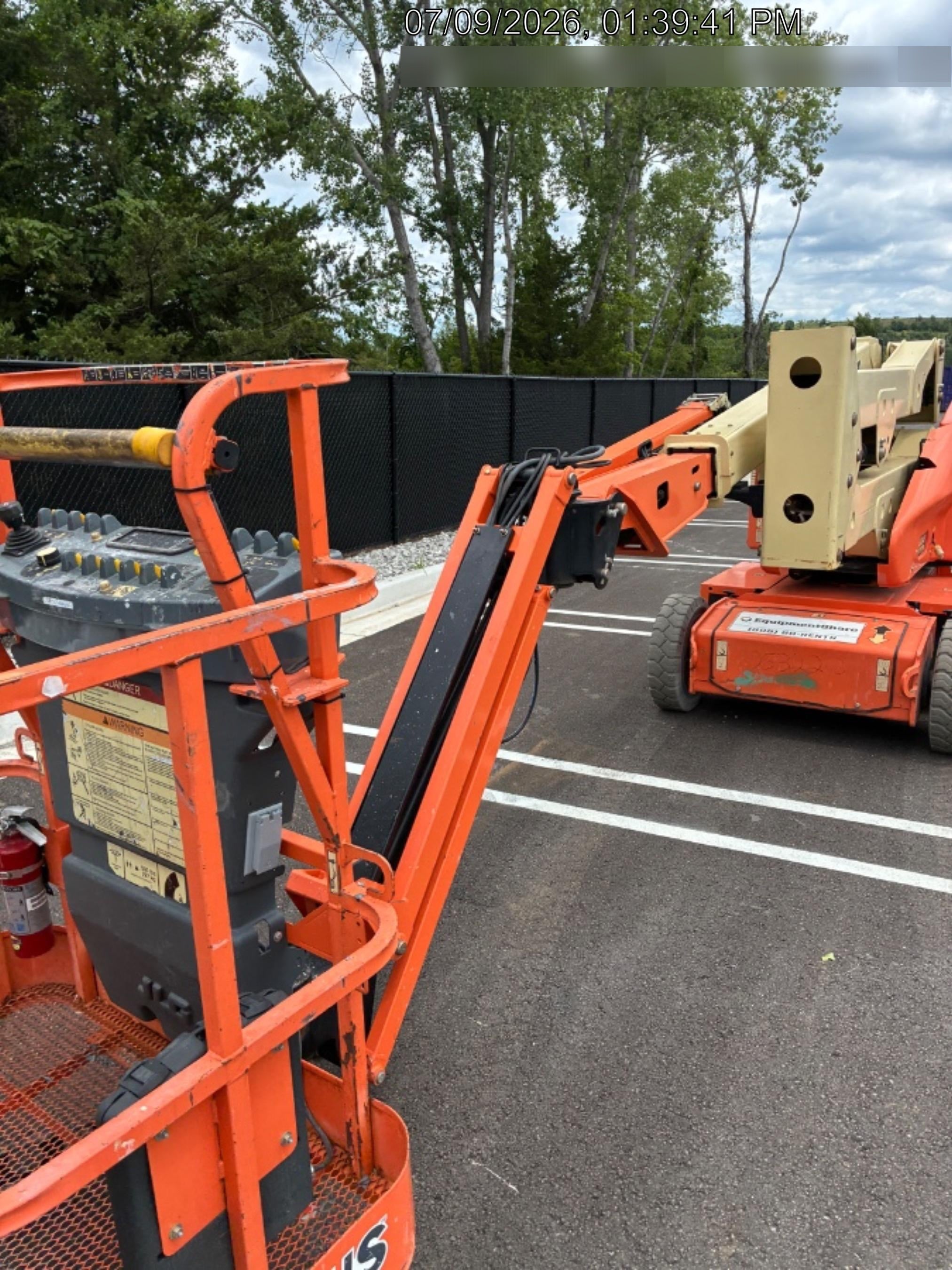 2019 JLG E400AJPN