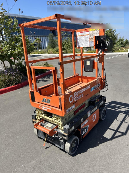 2022 JLG ES1330L