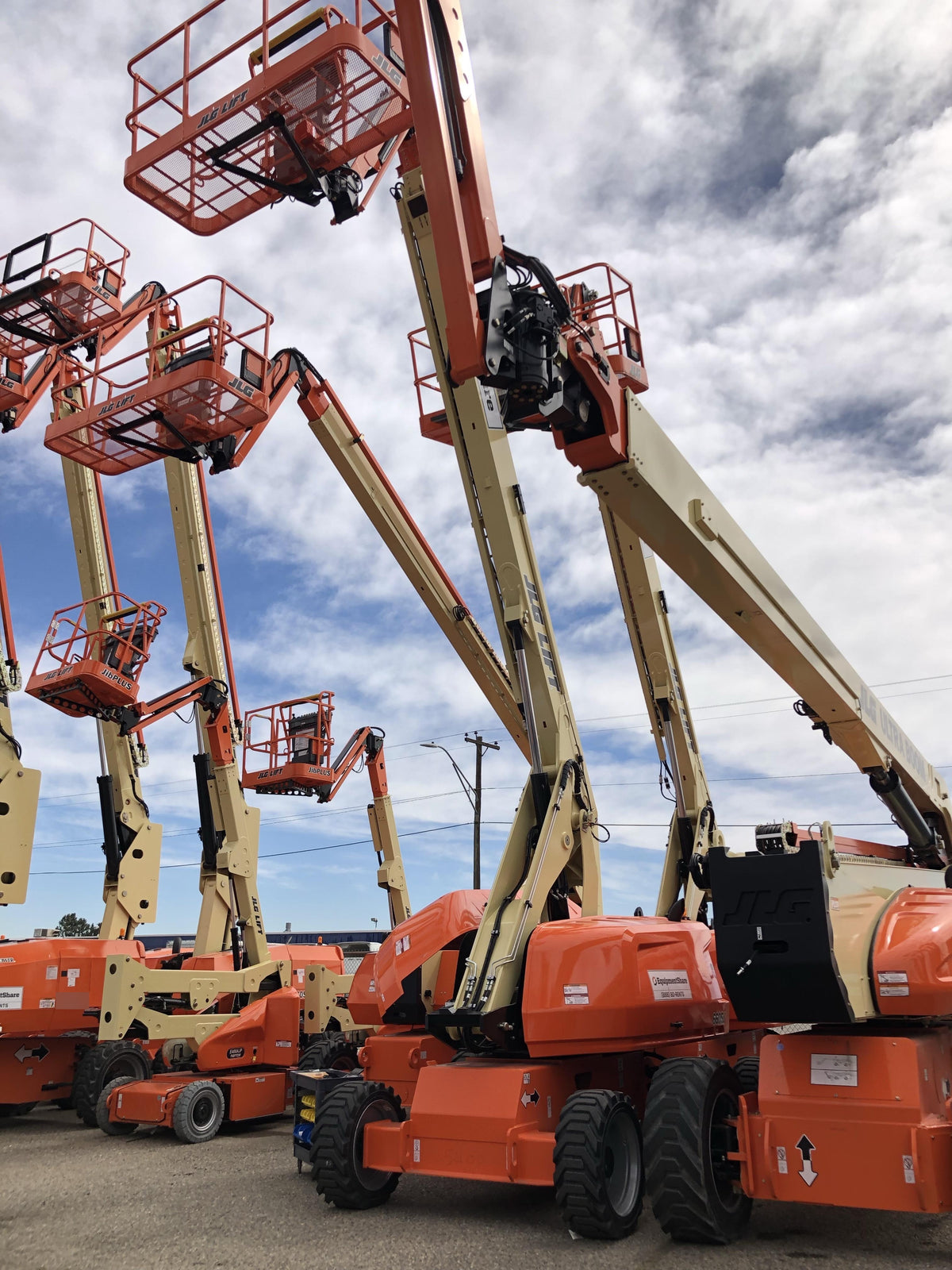 2019 JLG 660SJ