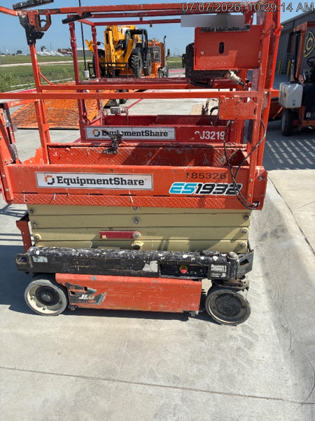 2021 JLG ES1932