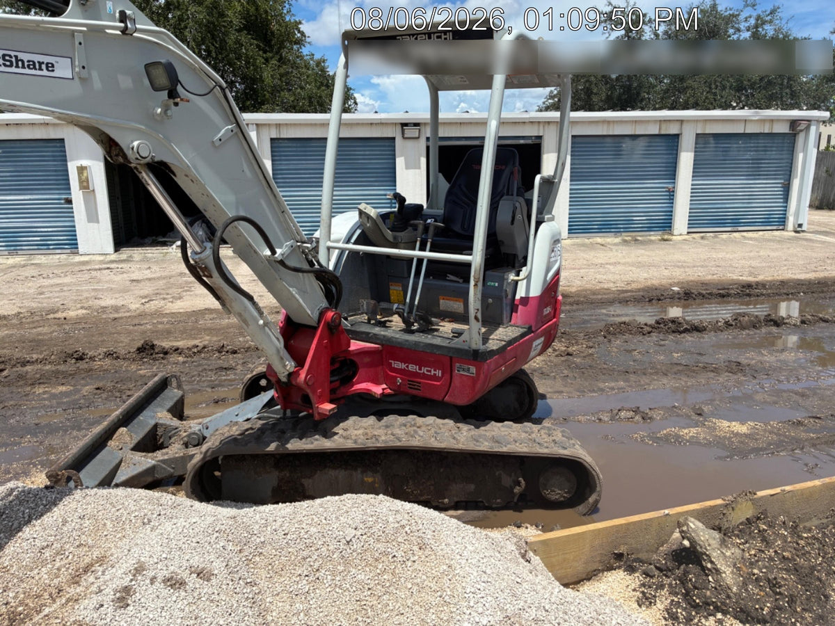 2022 TAKEUCHI TB235-2R