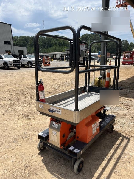2023 JLG 1030P