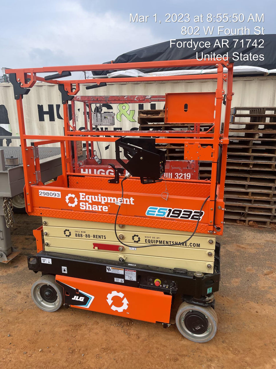 2023 JLG ES1932