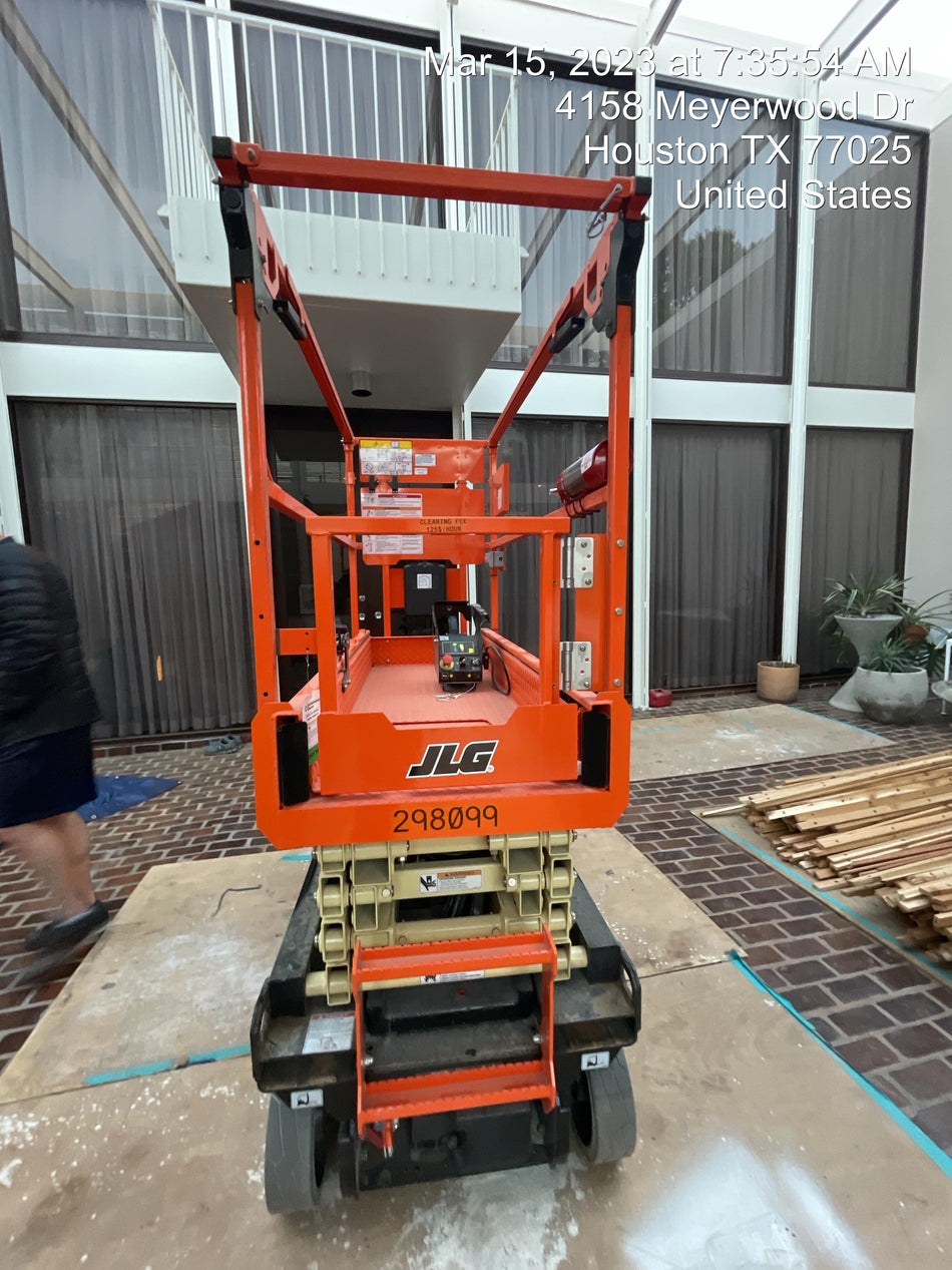 2023 JLG ES1932
