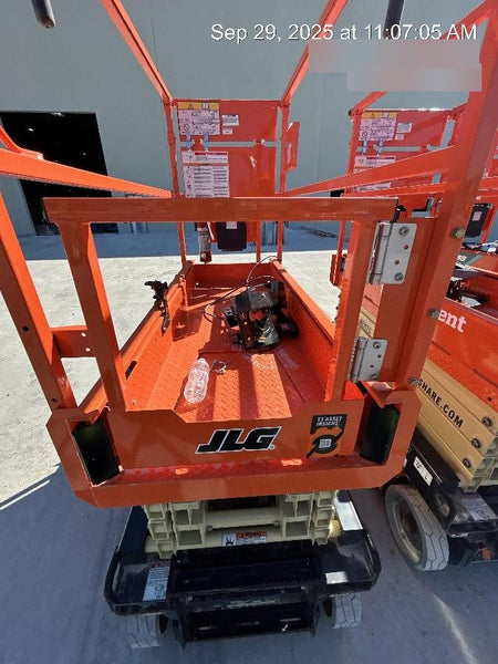2025 JLG ES1932