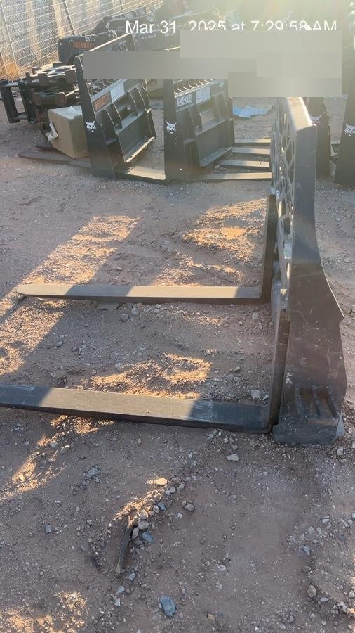 2021 PALADIN 48" Pallet Forks - Paladin