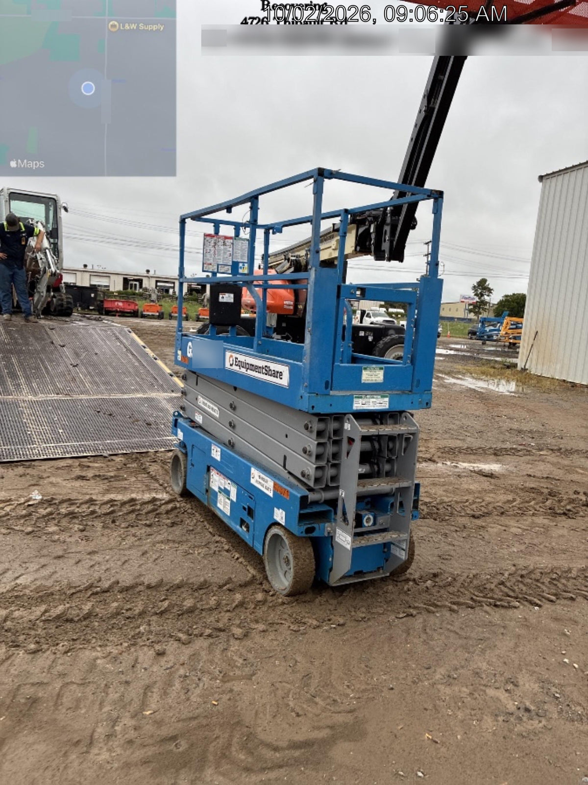 2019 Genie GS-2632 Folding rails with half height swing gate