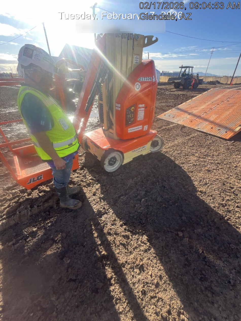 2022 JLG 26E