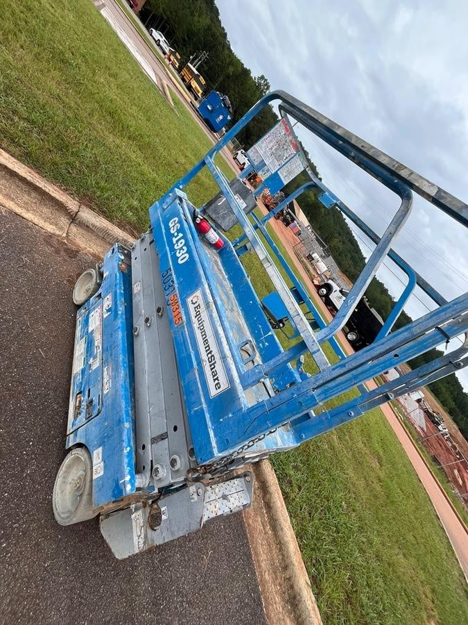 2019 Genie GS-1930 Fixed Rails with Chain Entry