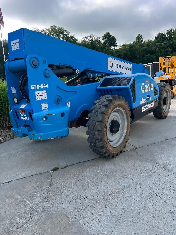 2023 GENIE GTH-844