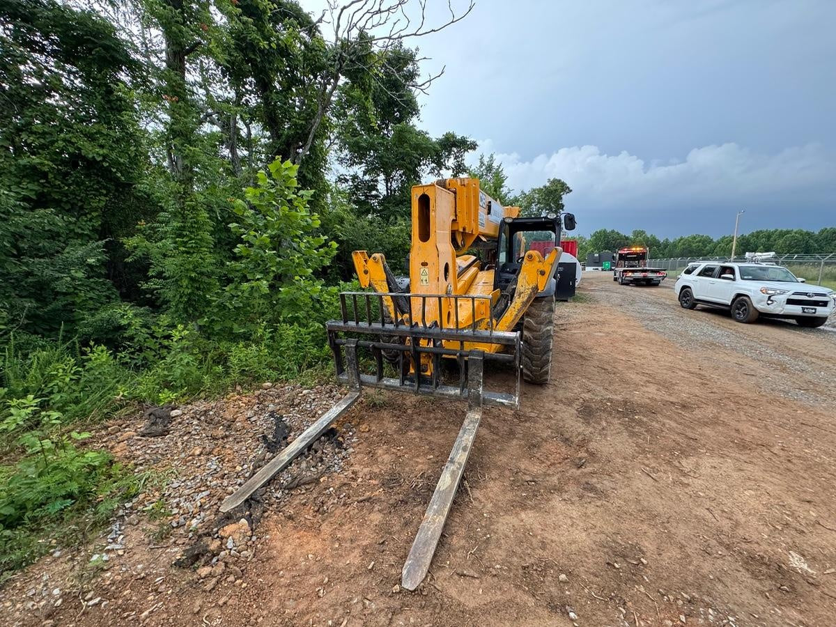 2020 JCB 510-56
