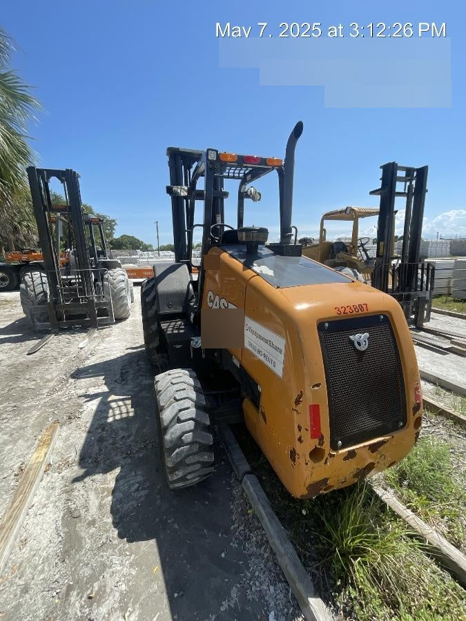 2023 CASE 588H
