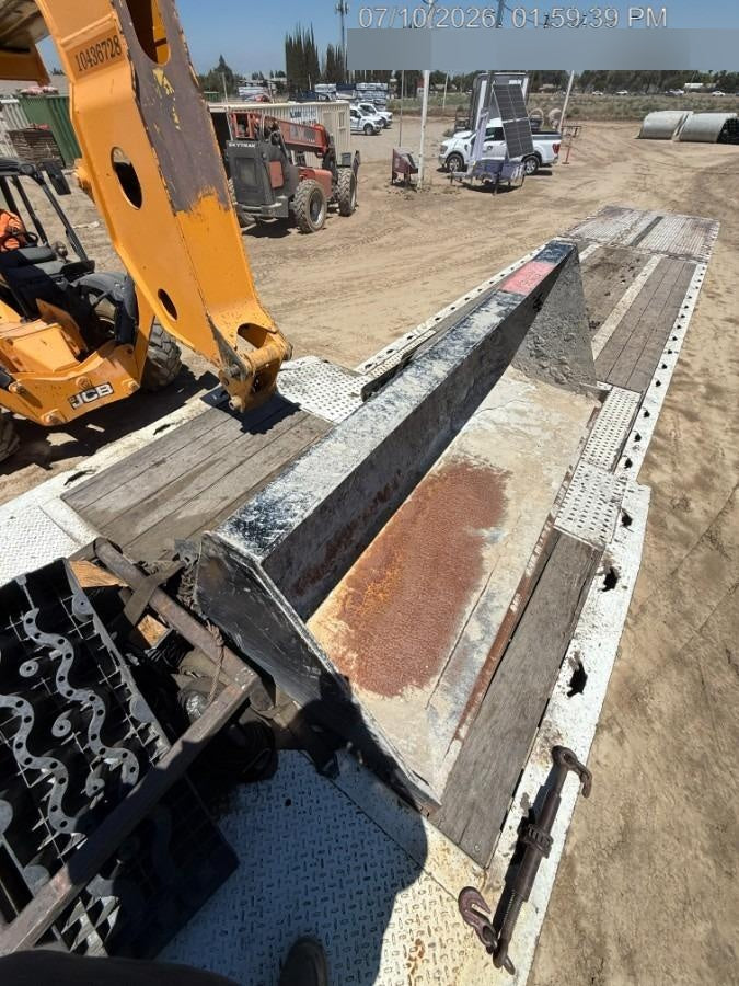 2025 JLG 1001100823