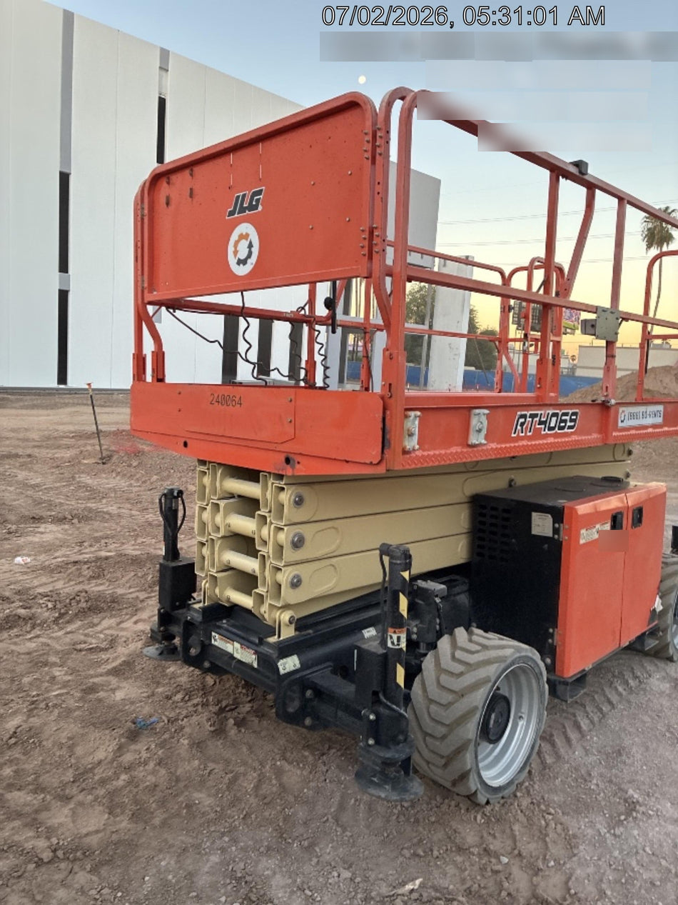 2022 JLG RT4069