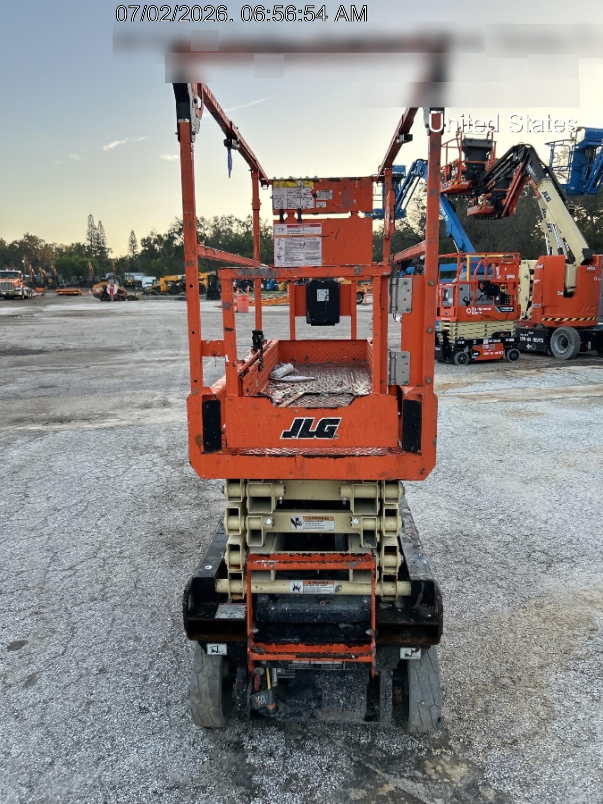 2023 JLG ES1932