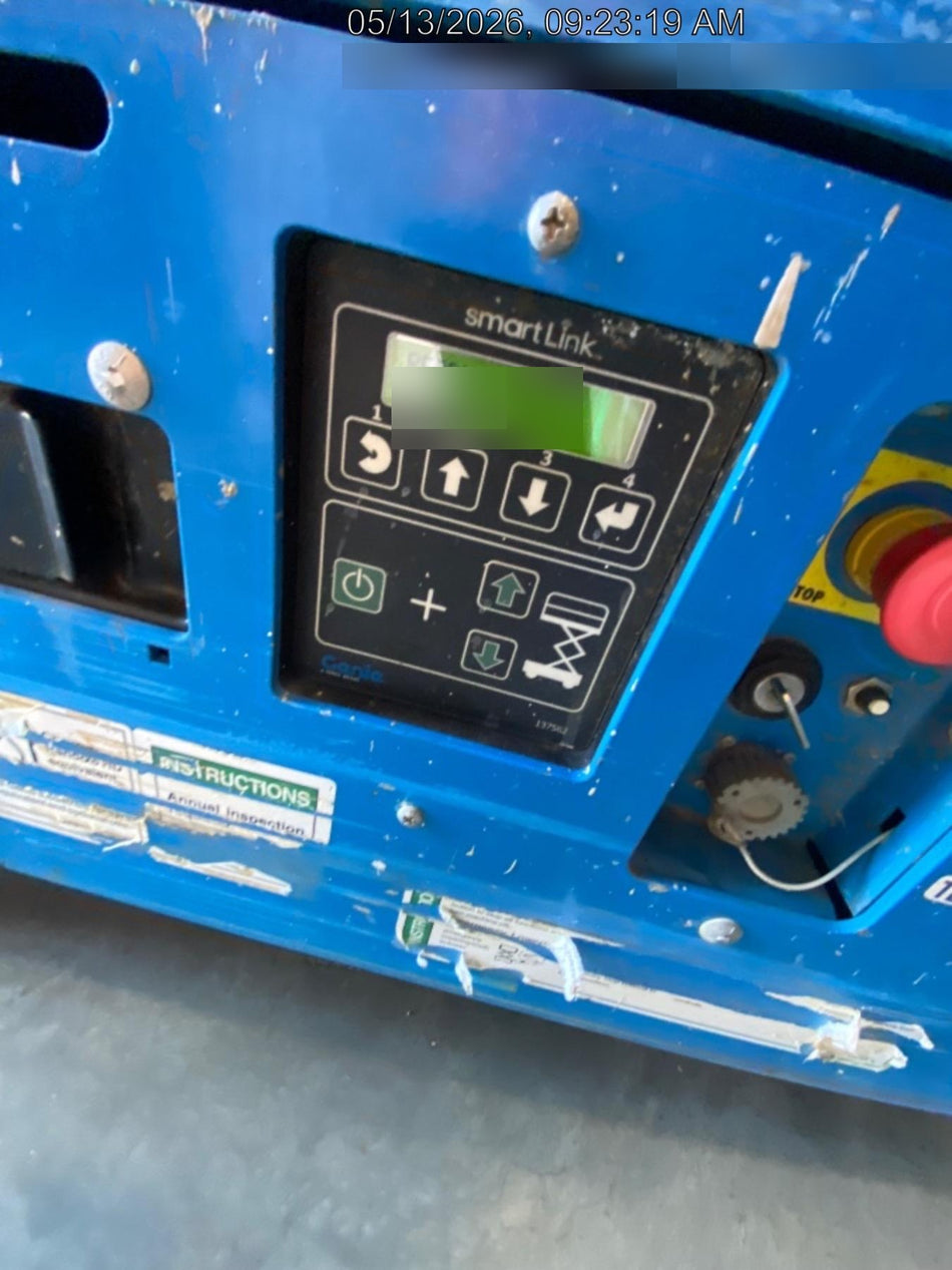 2019 Genie GS-2632 Folding rails with half height swing gate