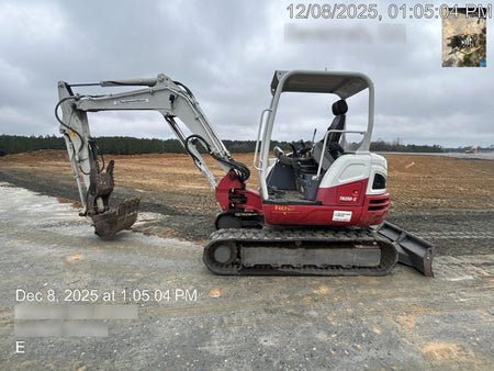 2022 TAKEUCHI TB250-2R