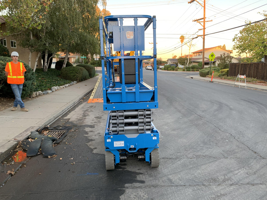 2020 Genie GS-1930 Solid Non Marking Tires, Beacon, Folding rails with half height swing gate, 800W Inverter