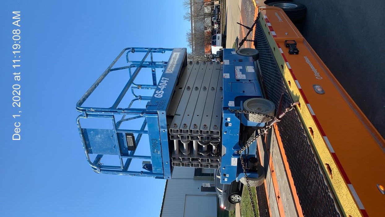 2019 Genie GS-4047 Folding rails with half height swing gate
