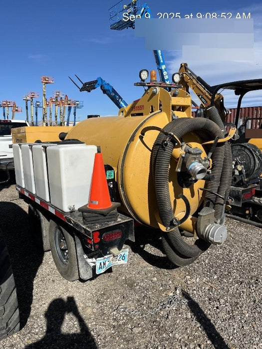 2021 VAC-TRON LP573XDT