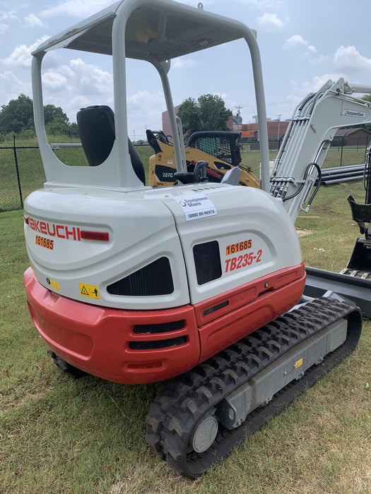 2021 TAKEUCHI TB235-2R