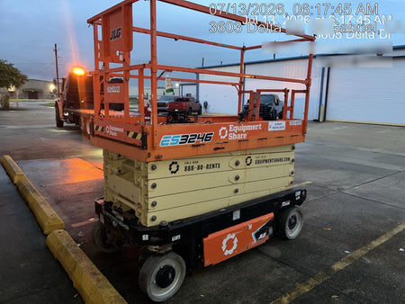 2022 JLG ES3246
