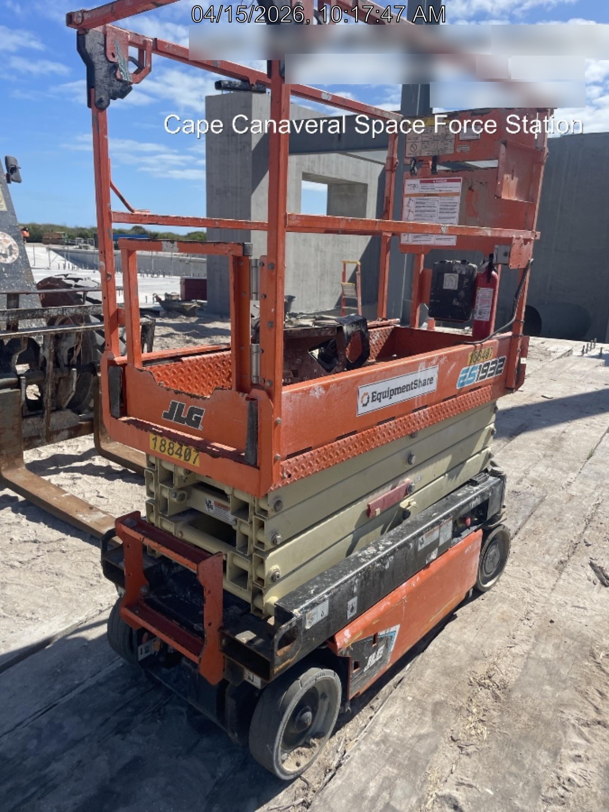 2021 JLG ES1932