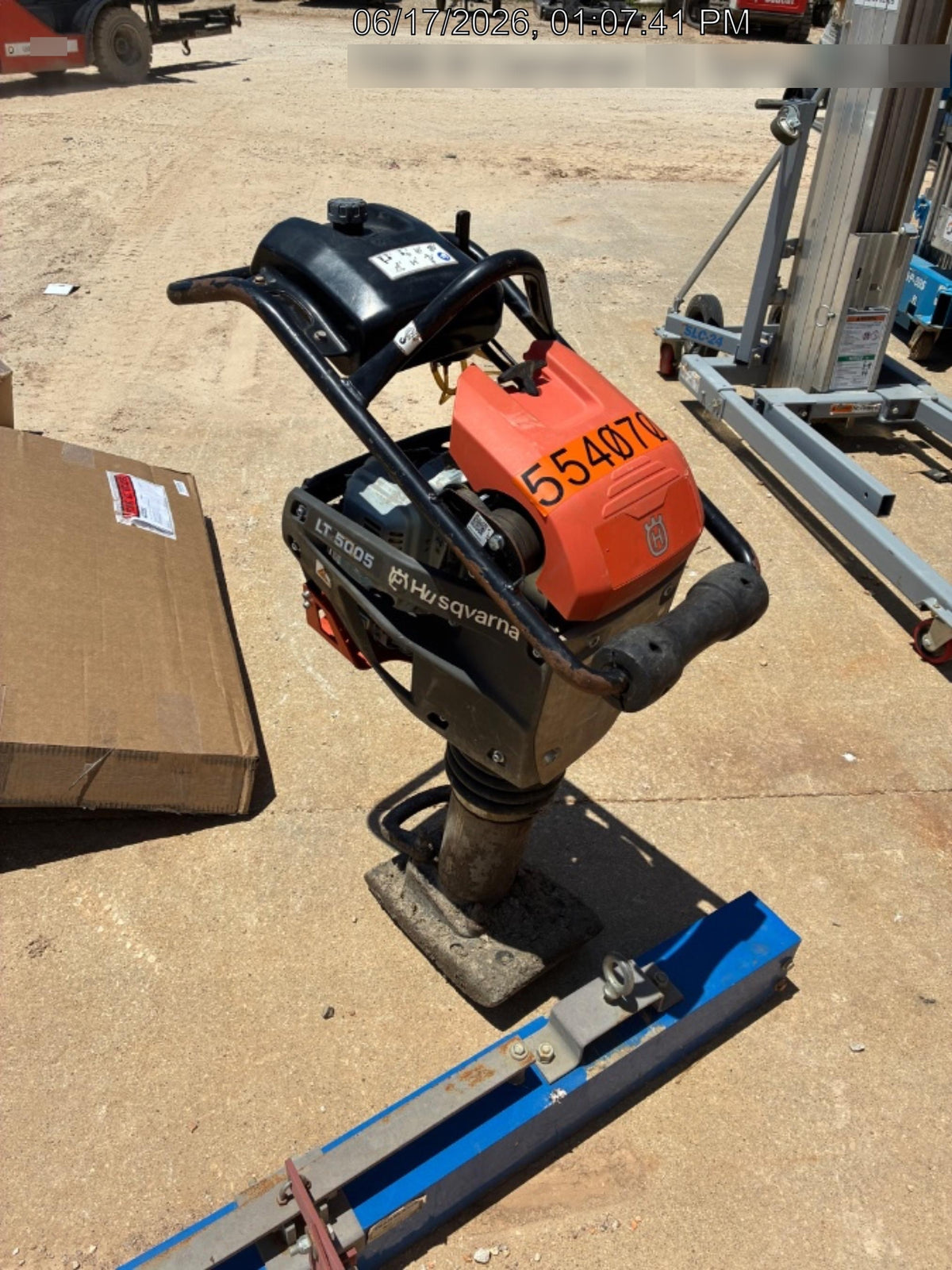 2025 HUSQVARNA LT5005