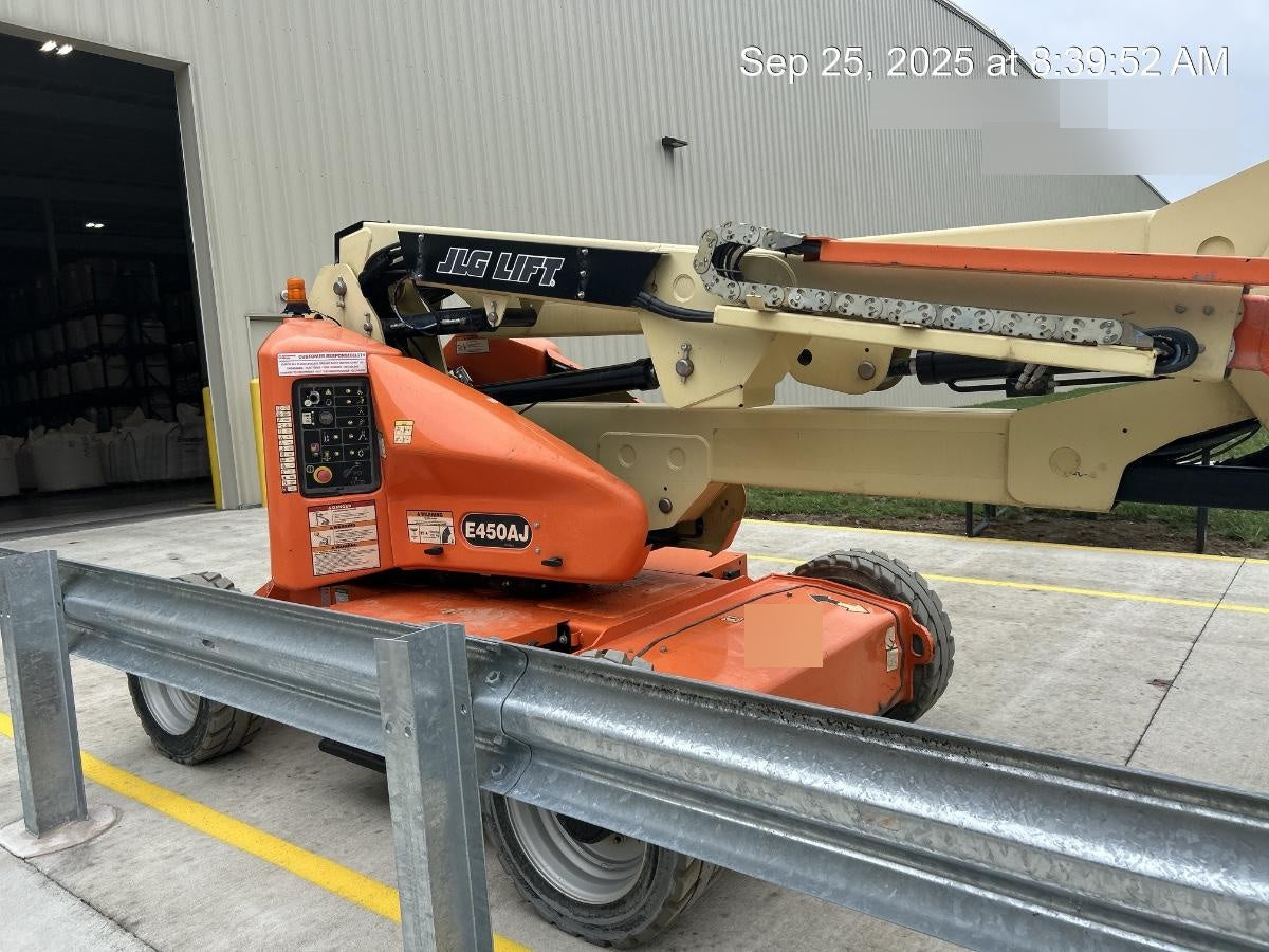 2019 JLG E450AJ