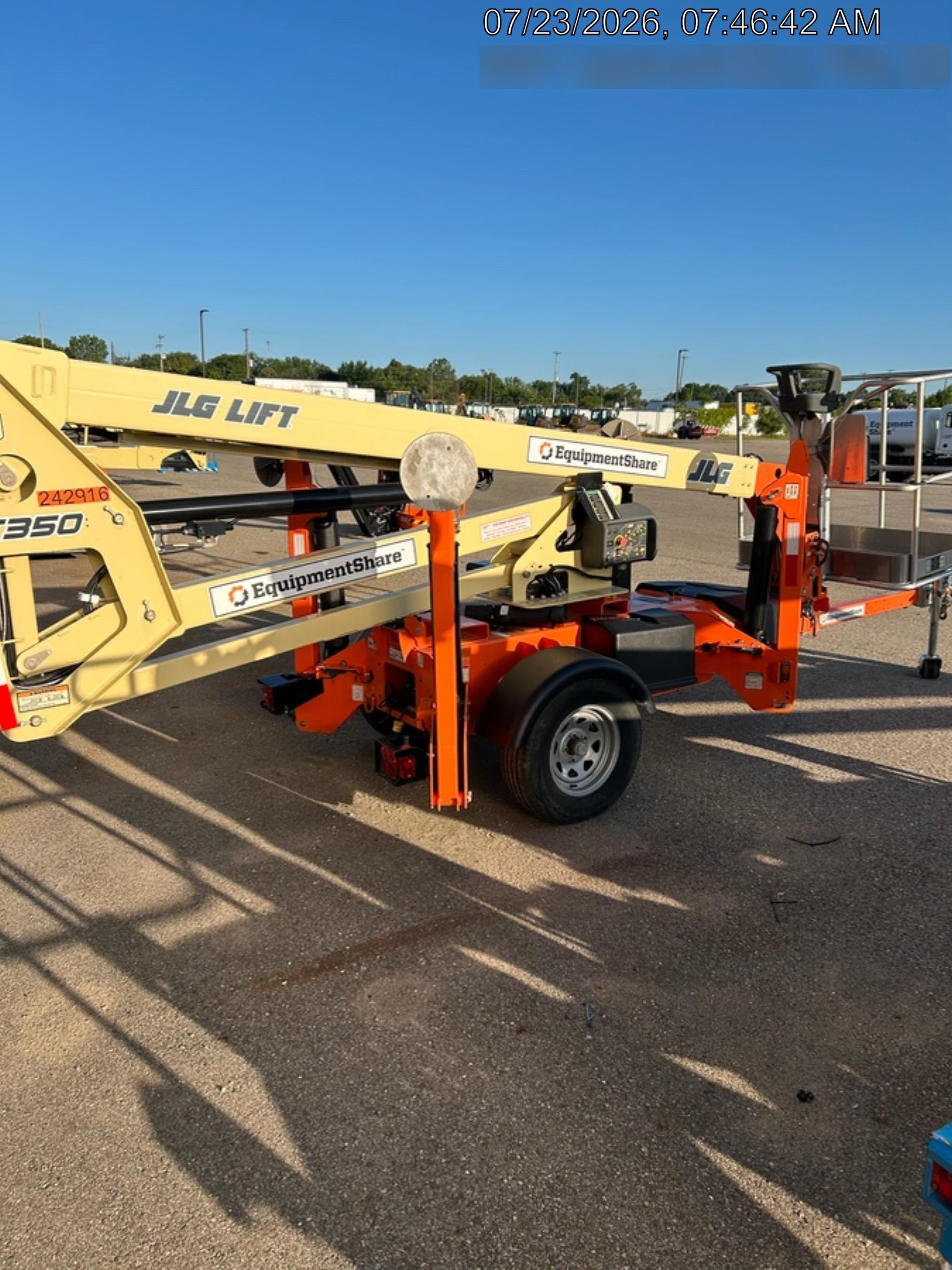 2022 JLG T350