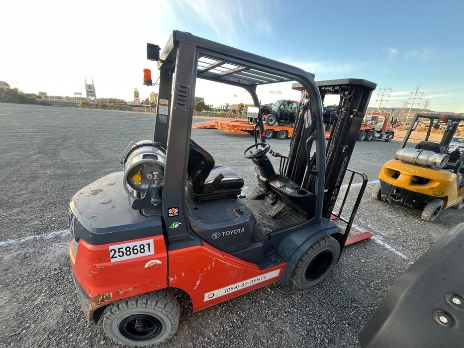 2022 TOYOTA 50-8FGU25