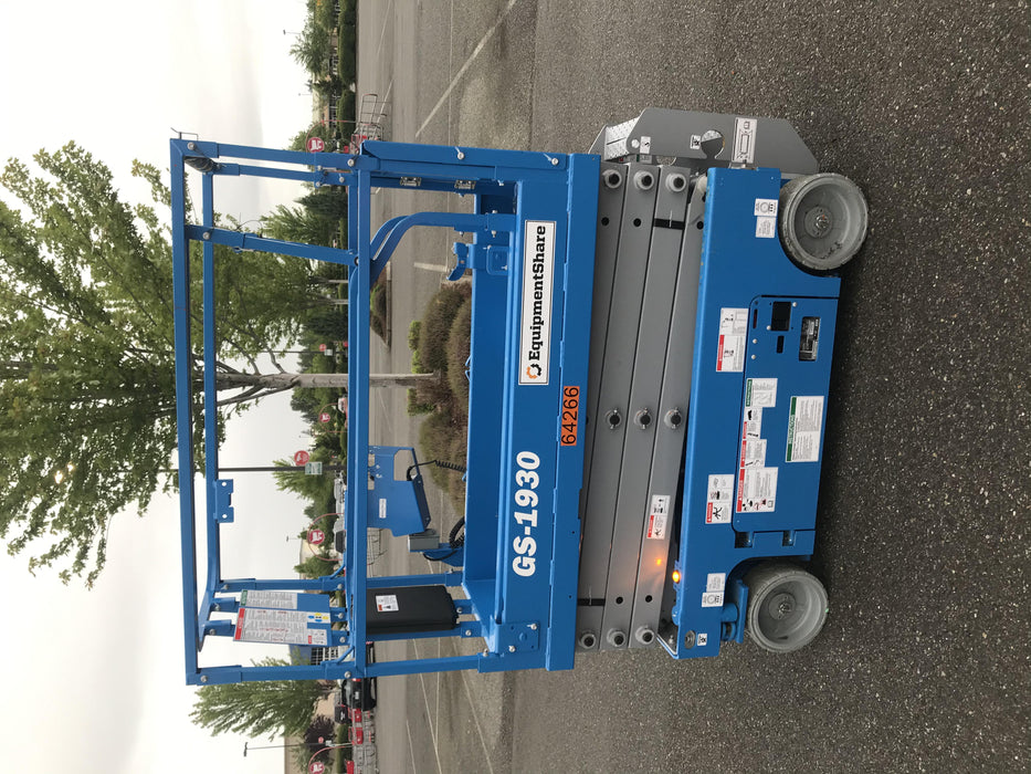 2020 Genie GS-1930 Solid Non Marking Tires, Beacon, Folding rails with half height swing gate, 800W Inverter