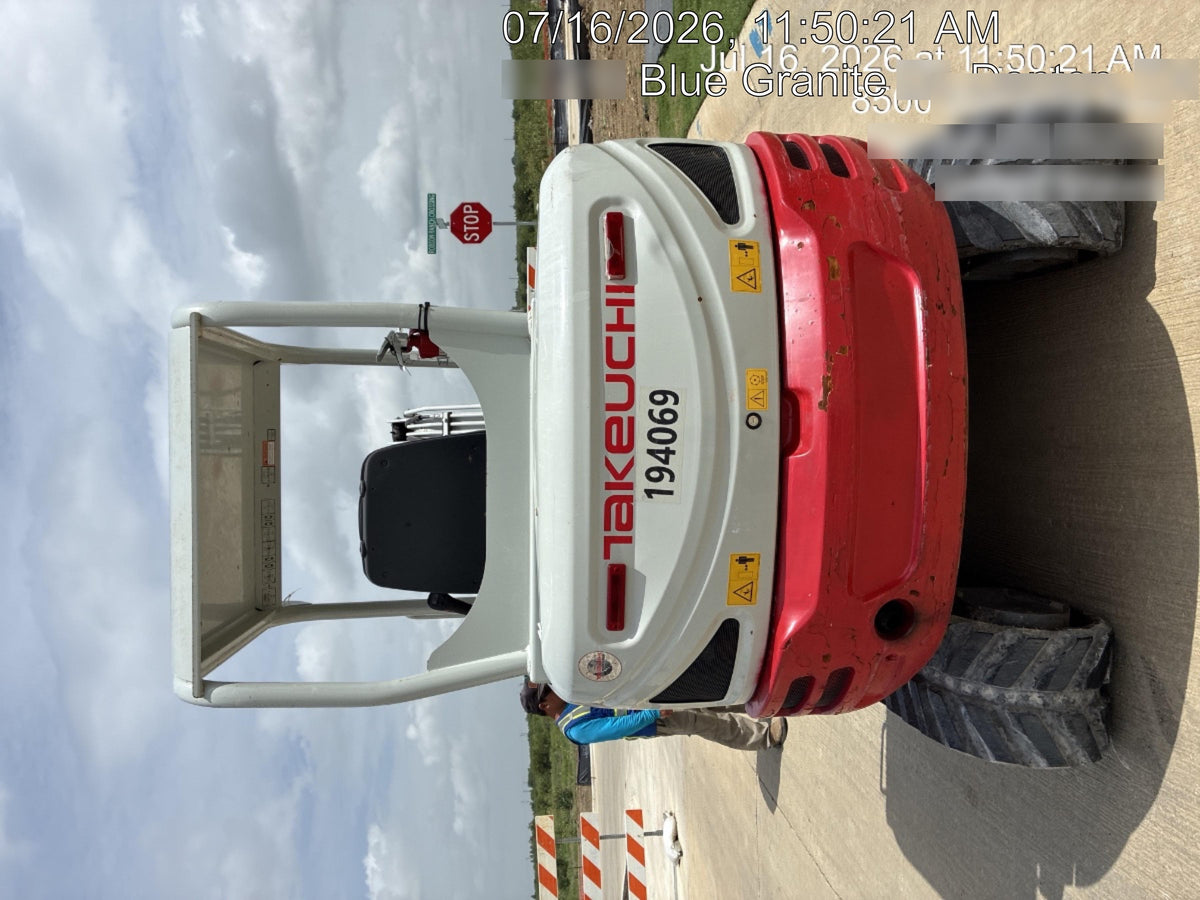 2021 TAKEUCHI TB235-2R